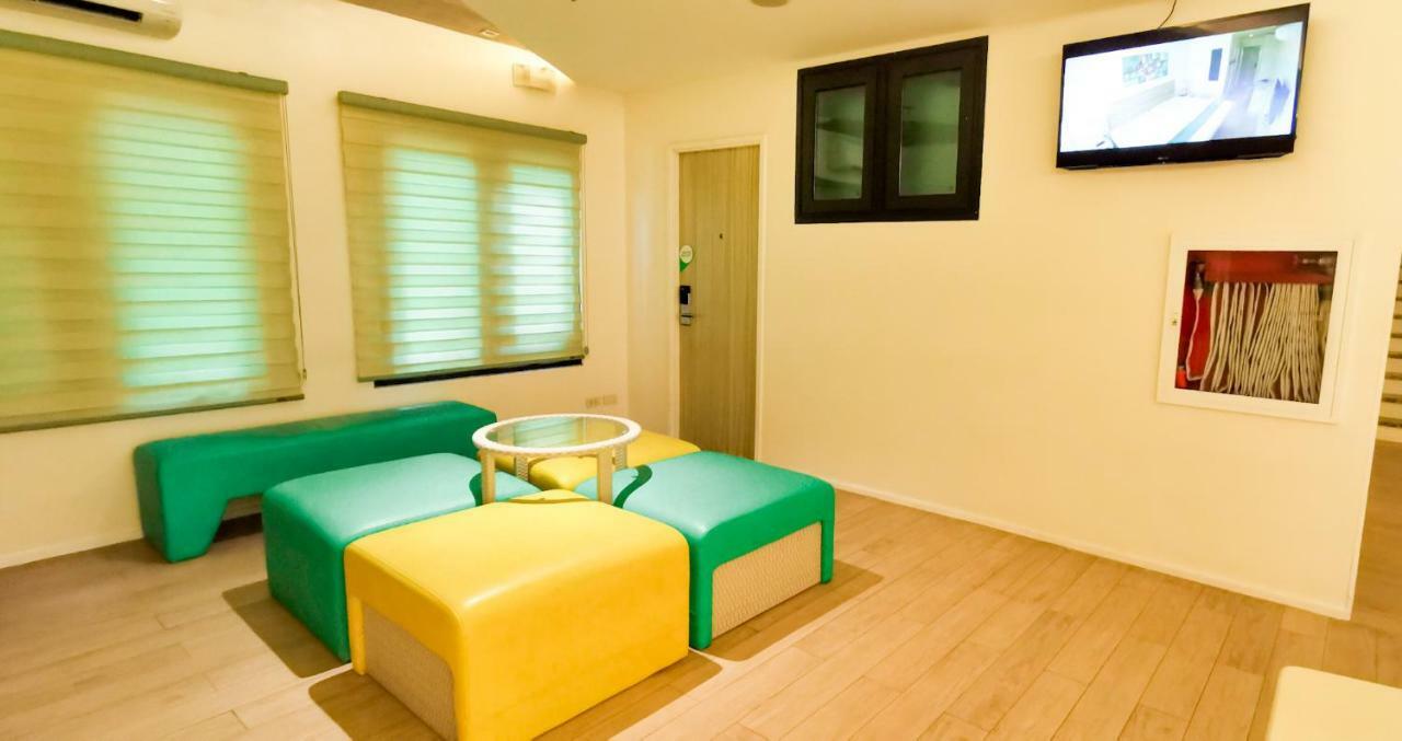 Lime Boracay Hotel 3*